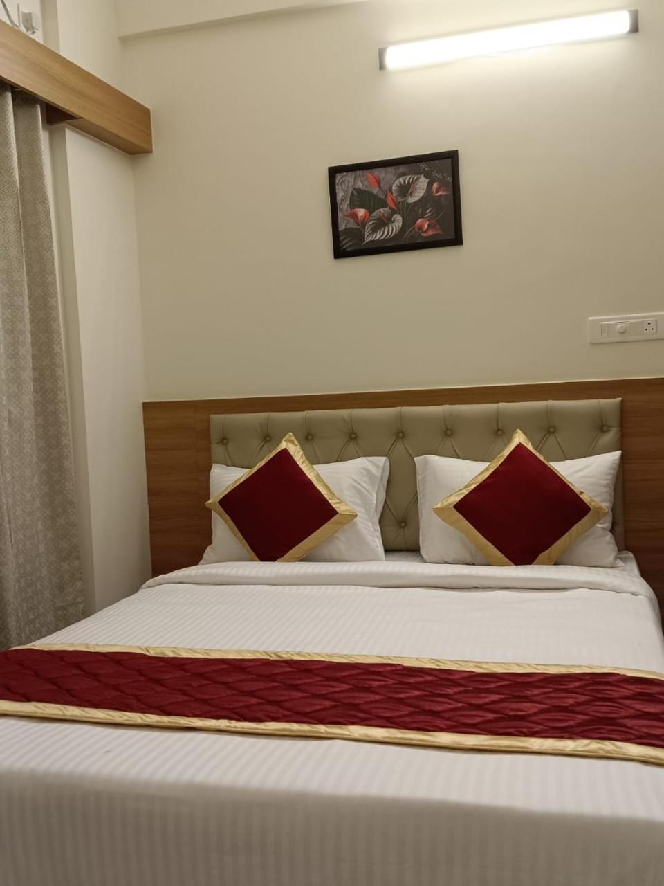 Krishna Inn Bangalore Bagian luar foto