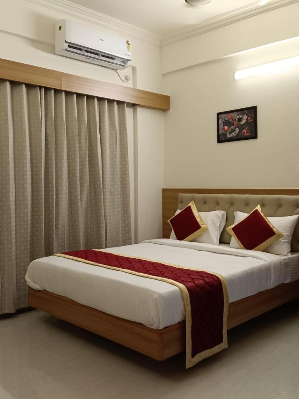 Krishna Inn Bangalore Bagian luar foto