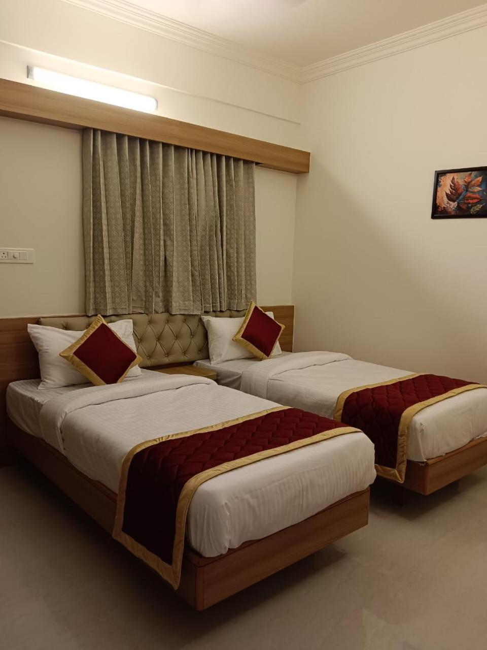 Krishna Inn Bangalore Bagian luar foto