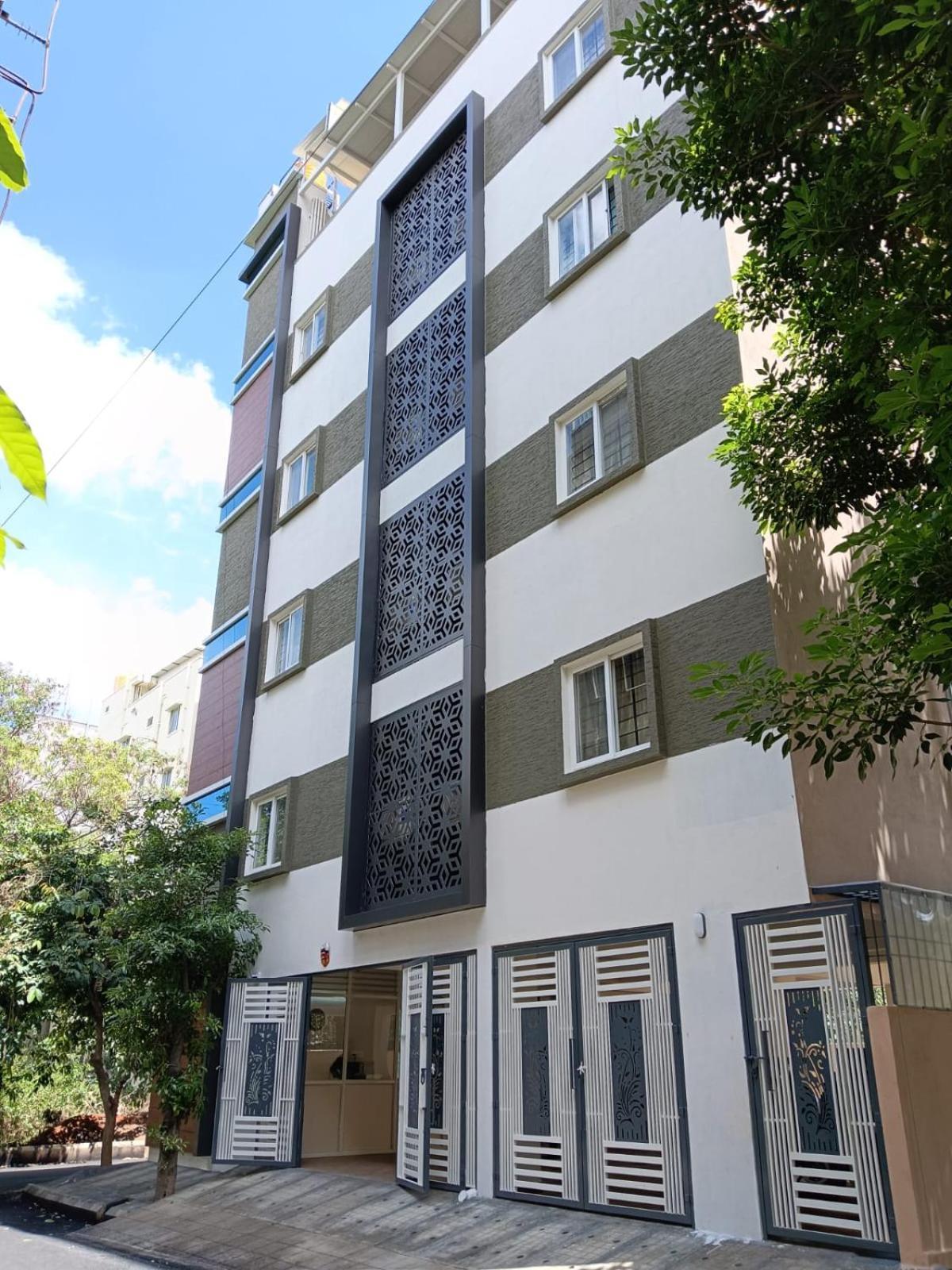 Krishna Inn Bangalore Bagian luar foto
